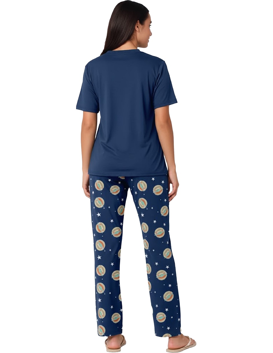 Conjunto pijama Baby Yoda para mujer 5