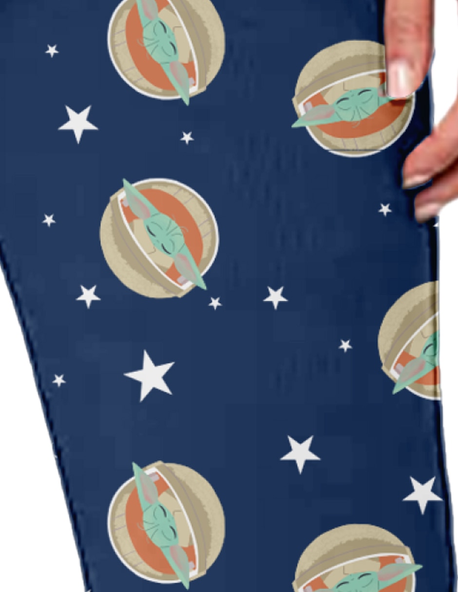 Conjunto pijama Baby Yoda para mujer 2